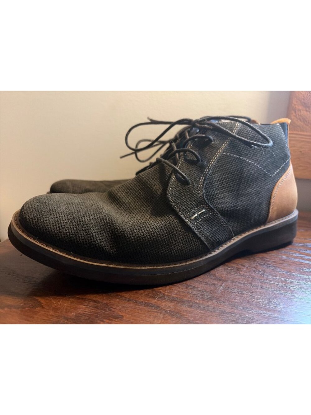 Mens Black & Tan Lace-Up Sz 12M Boots Textured Fabric Upper Suede Heel Accents